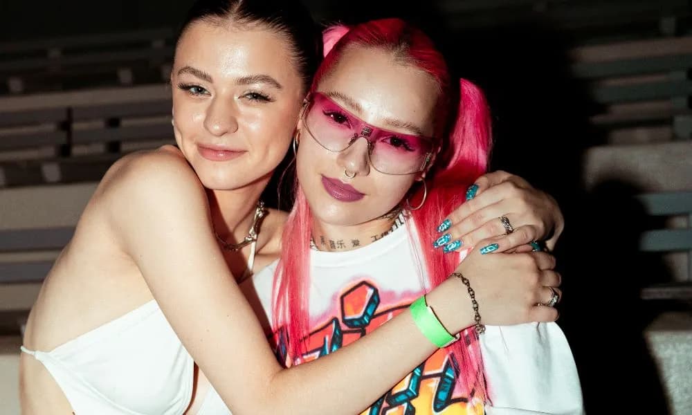 Co to znaczy bff po polsku? Zaskakujące znaczenie i użycie